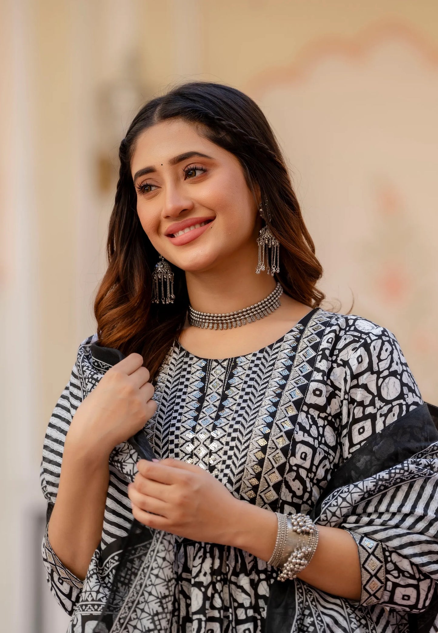 Embroidered Threadwork Kurta with Pant and Dupatta Set