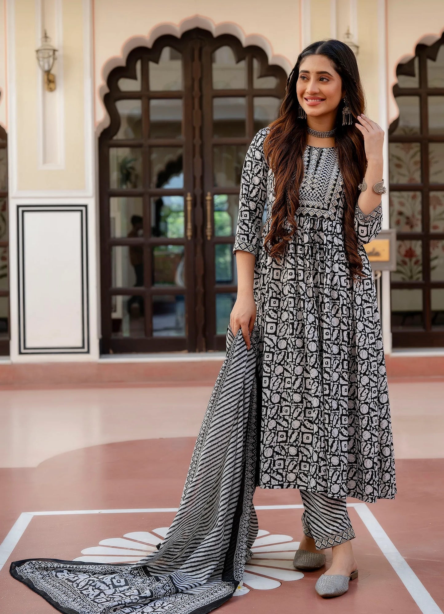 Embroidered Threadwork Kurta with Pant and Dupatta Set