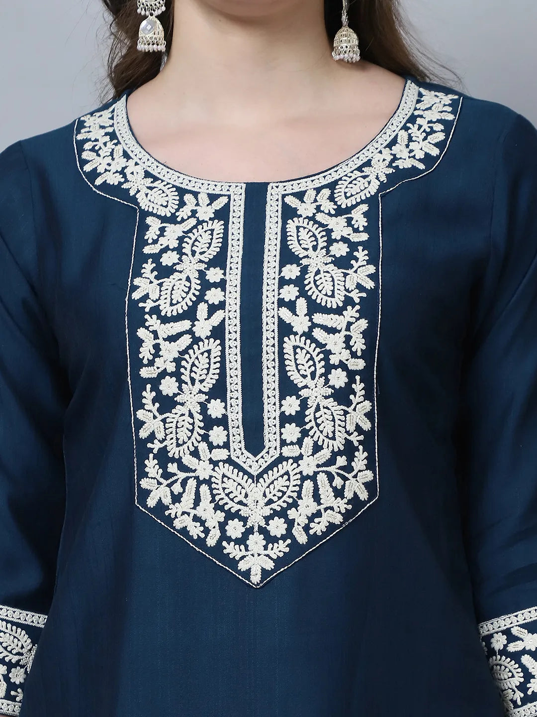 Morepeach Emboridery Work Silk Kurta Set