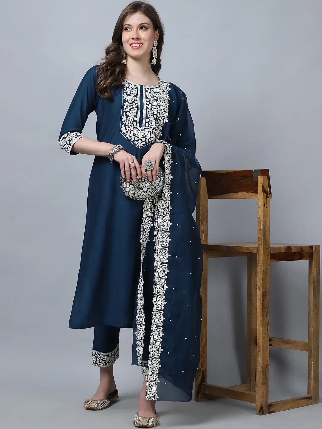 Morepeach Emboridery Work Silk Kurta Set