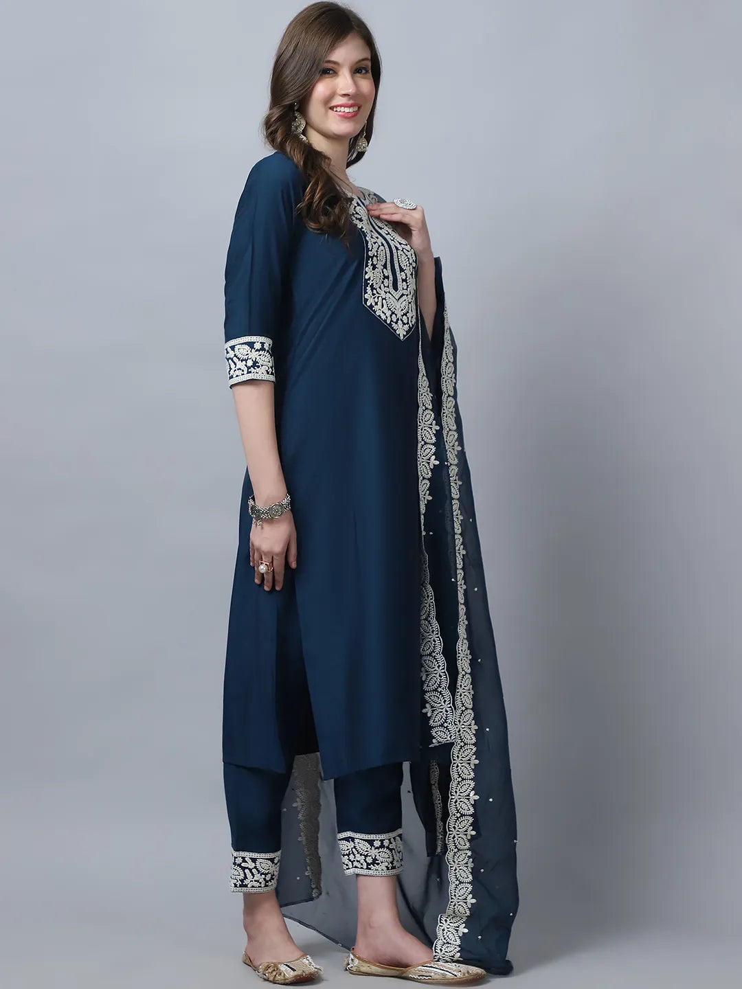 Morepeach Emboridery Work Silk Kurta Set