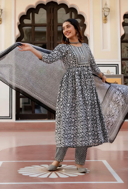 Embroidered Threadwork Kurta with Pant and Dupatta Set